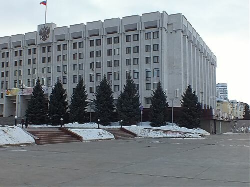 Правительство самарской. Самара здание правительства. Здание правительства Самарской области. Правительство Самарской области зима. Правительство Самарской области зимой.